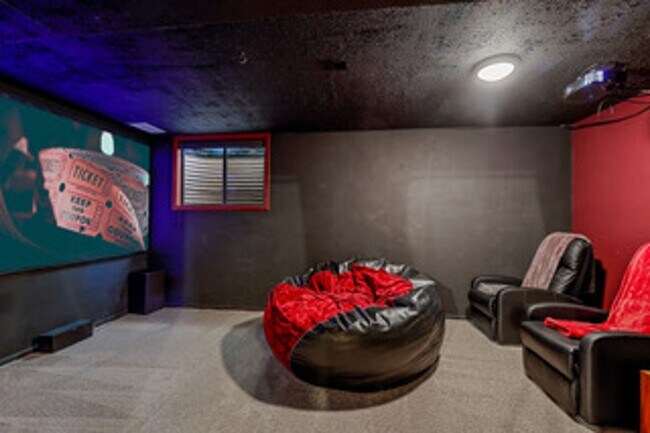 Building Photo - Stunning Doney Park Home