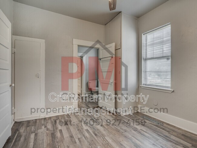 Building Photo - 1226 NW 8th St