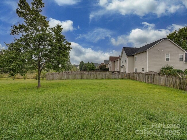 Building Photo - 5607 Fulton Ridge Dr