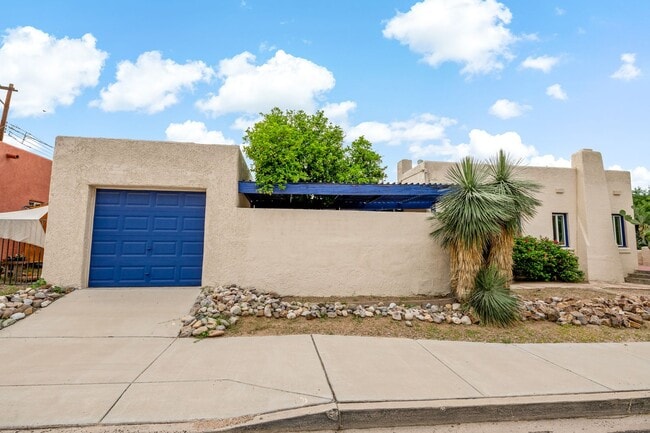 Building Photo - 2401