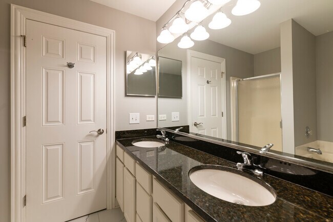 Building Photo - 43 Foxcroft Rd