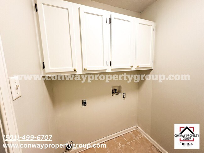 Building Photo - 1440 Pyramid Dr