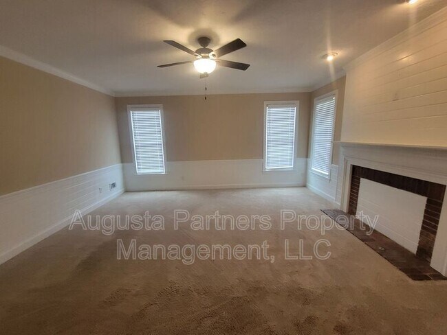 Building Photo - 288 Wakefield Ln S