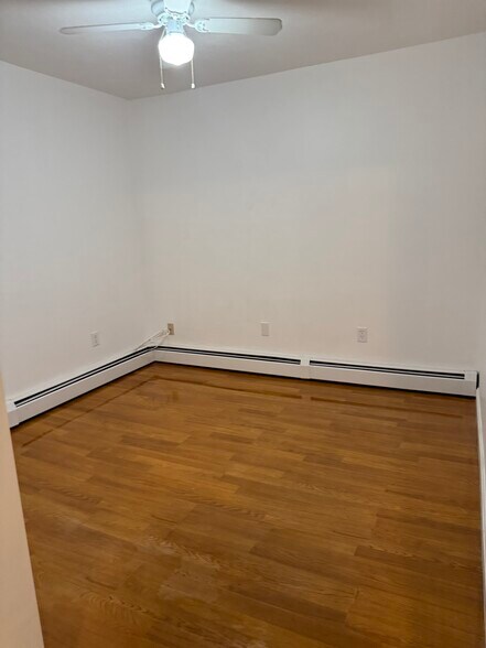 Primary Photo - 10 Bergen St