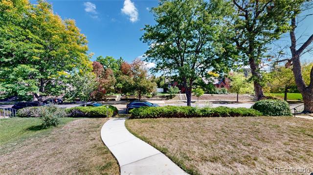 Building Photo - 1325 Dahlia St