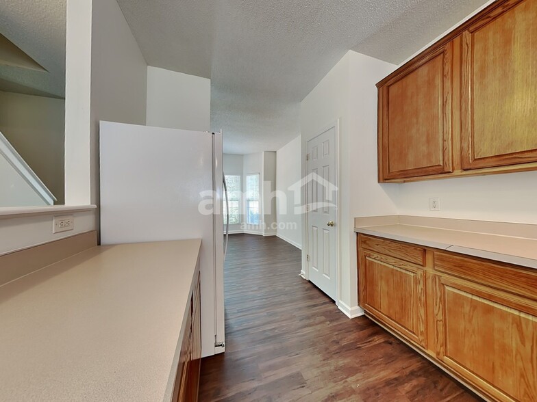 Building Photo - 5 Black Haw Ct