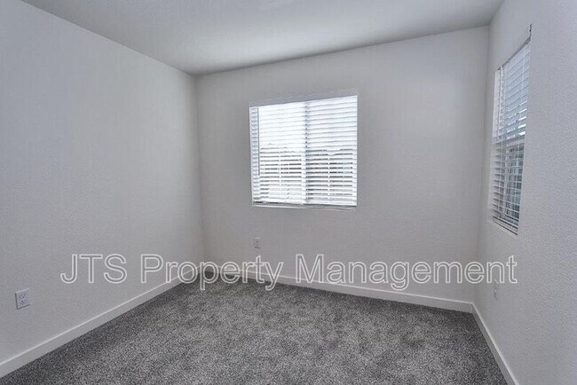 Building Photo - 2097 Shady Tree Cir