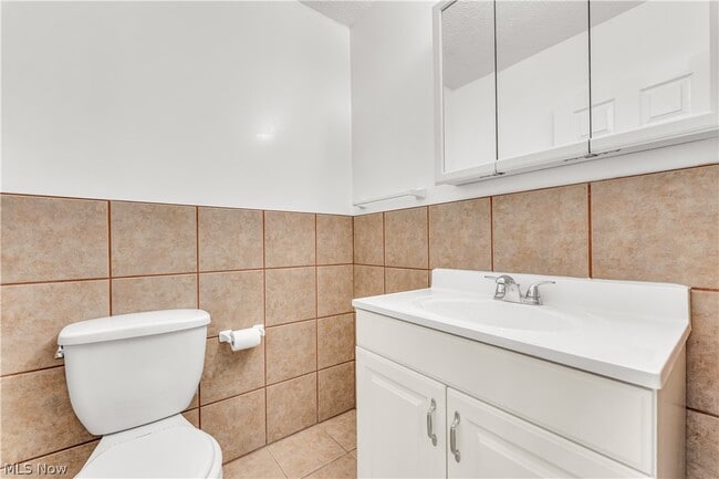 Building Photo - 15922 Eleanore Dr