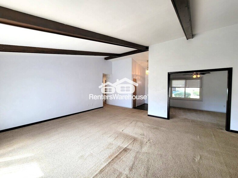 Building Photo - 1412 Bayberry Ct S