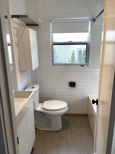 Building Photo - 1201 Bay St