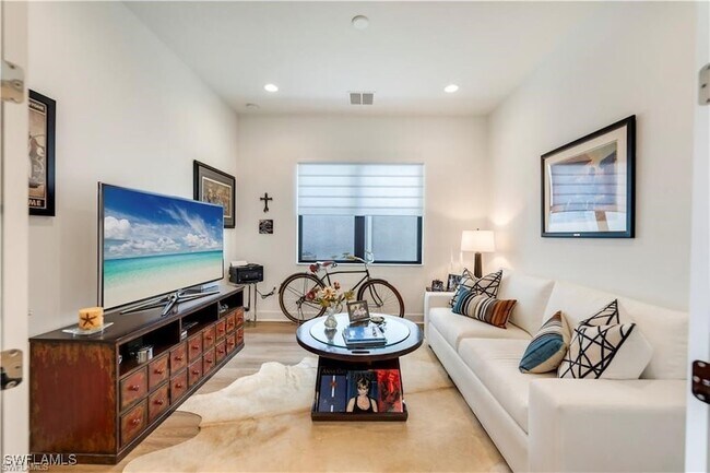 Building Photo - 12814 Hawkins Dr