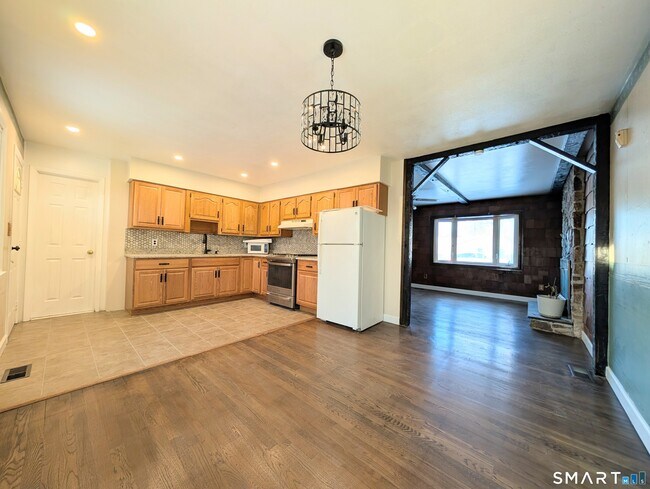 Building Photo - 139 Little Deer Rd