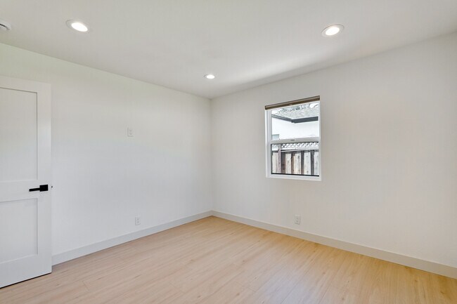 Building Photo - 2051 Randolph Dr