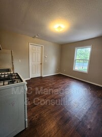 Building Photo - 1325 Virginia Ave