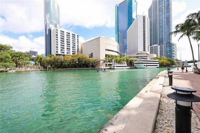 Building Photo - 41 SE 5th St