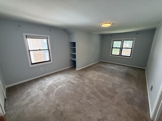 Building Photo - 805 Norfolk Ave
