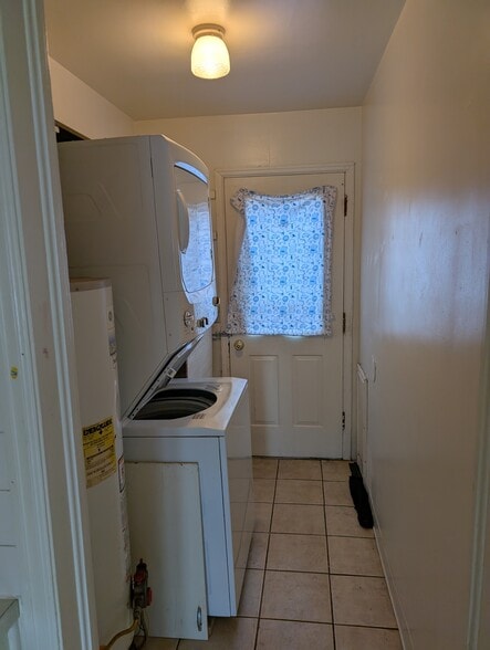 Laundry Room - 2717 7th Ave