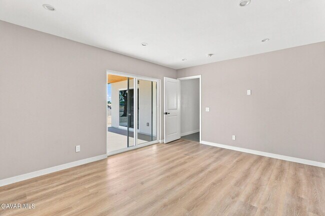 Building Photo - 40235 17th St W