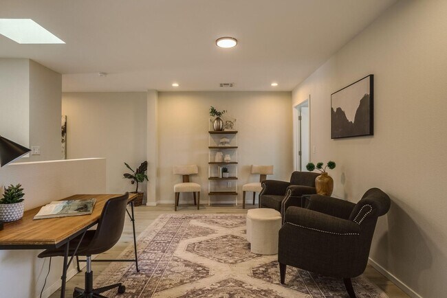 Building Photo - New Townhome in the Far NE Heights