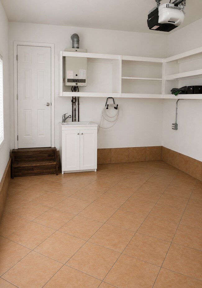 Building Photo - Beautifully Upgraded Los Altos Home!