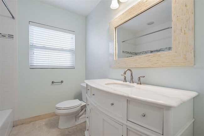 Building Photo - 640 Geneva Pl