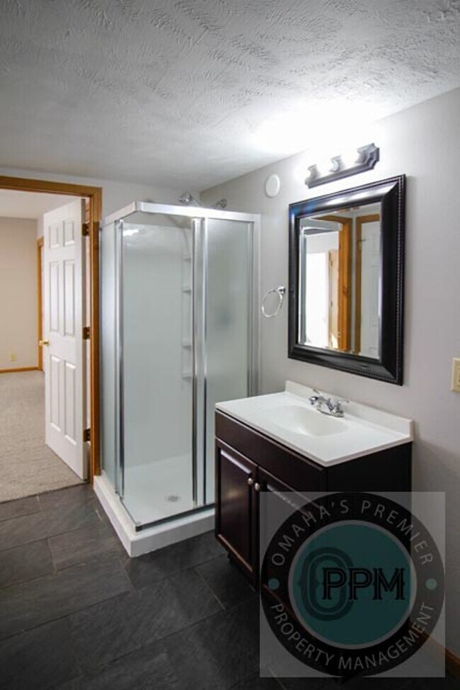 Building Photo - 2 Bedroom / 2 Bathroom Unit | Cornhusker Creek Apartment