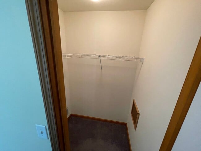 Building Photo - Spacious Home Ready to Rent! Don’t Miss Out!