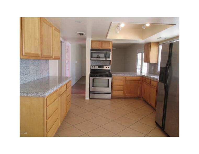 Building Photo - 2131 E Palmcroft Dr