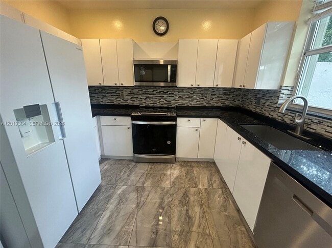 Building Photo - 254 Riverwalk Cir
