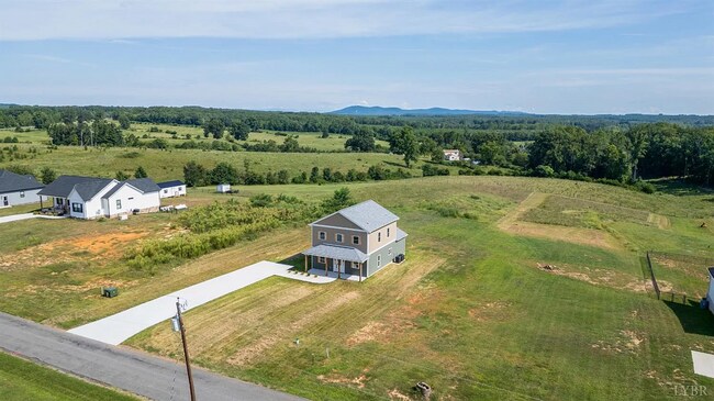 Building Photo - Gorgeous new construction in Gladys!