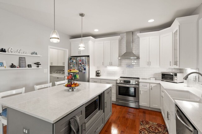 Building Photo - 13508 Tallyrand Way