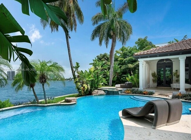 Building Photo - 432 S Hibiscus Dr