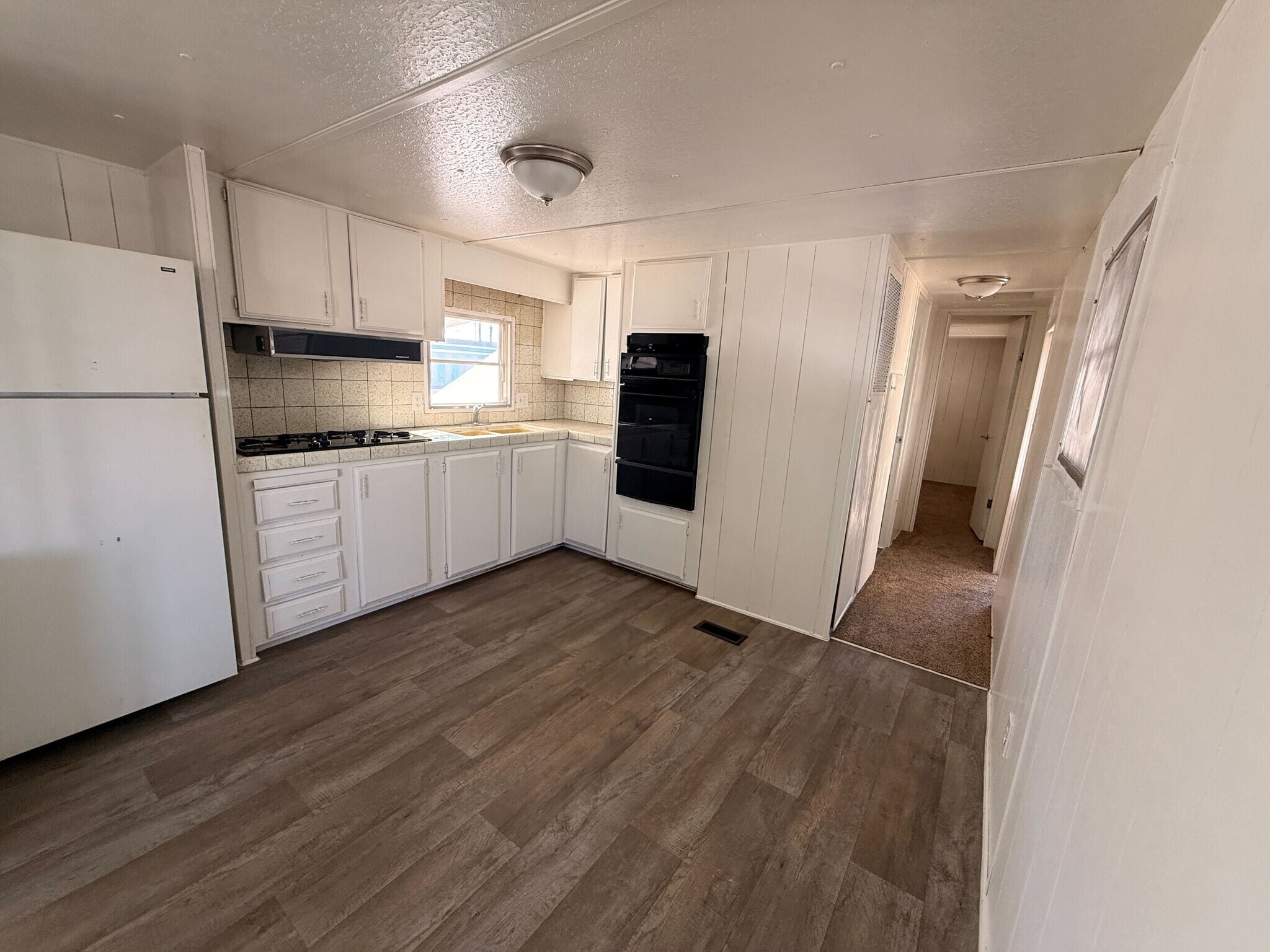 Building Photo - 3601 E Wyoming Ave