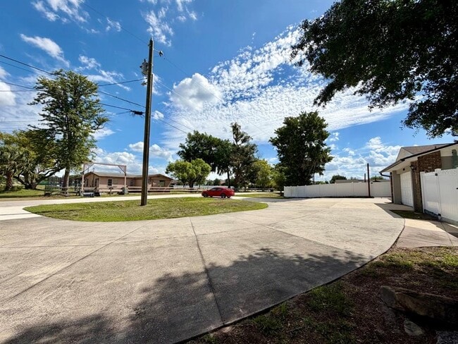 Building Photo - 8640 8th St