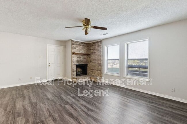 Building Photo - 1156 Mountain View St