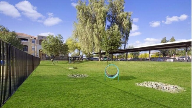 Building Photo - 15801 S 48th St