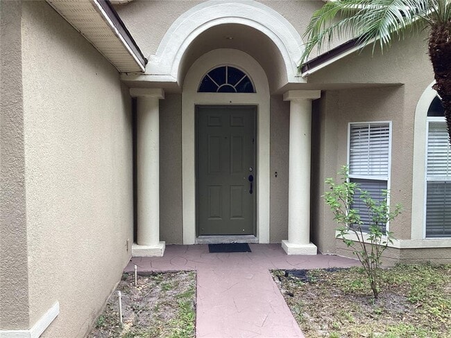 Building Photo - 572 Lancer Oak Dr