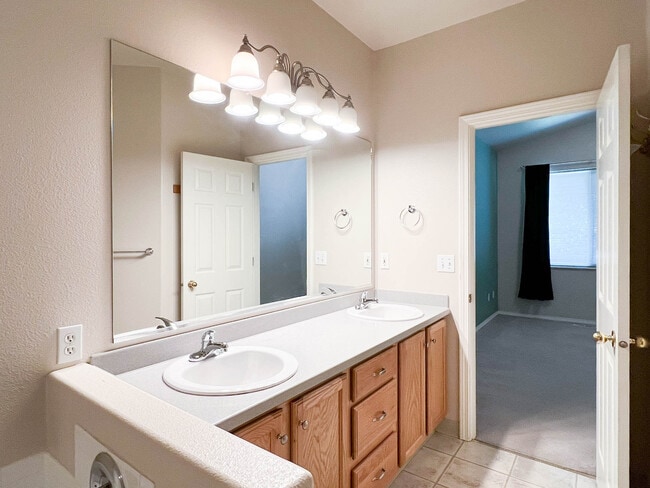 Building Photo - 6733 Snow Goose Cir