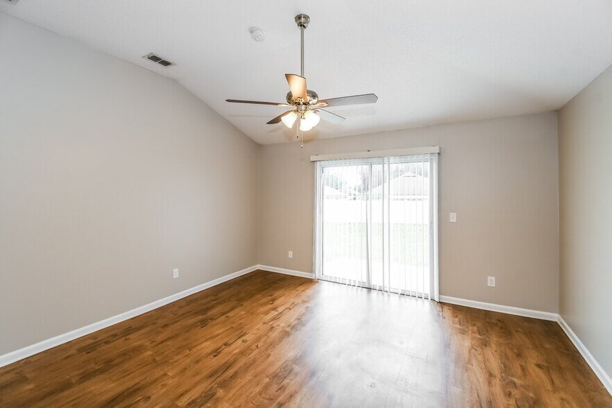 Building Photo - 2600 Creek Ridge Dr