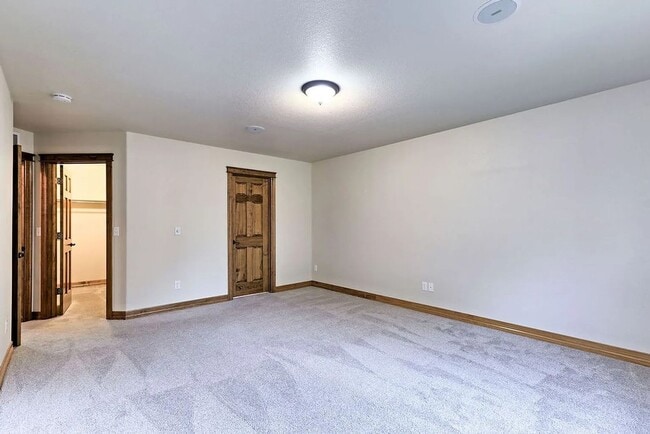 Building Photo - 2244 Muir Ln