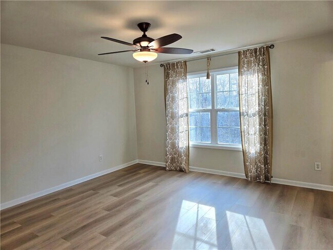 Building Photo - 3044 Cedar Glade Ln NE