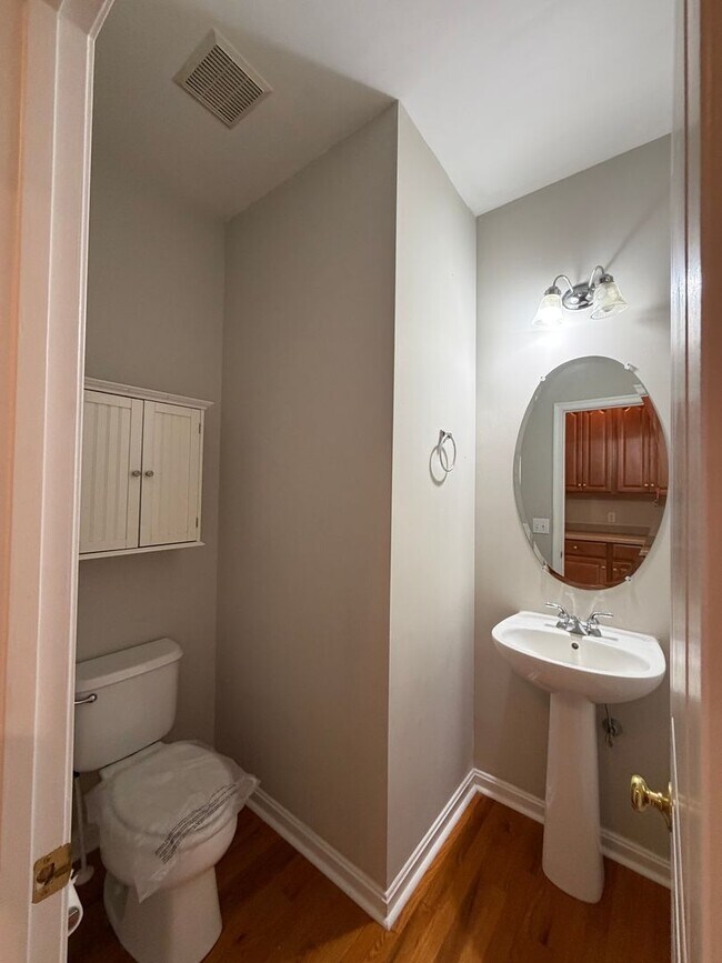 Building Photo - COMING SOON 8/8 | Spacious 3-Bedroom Townhome in Desirable Windsor Ridge