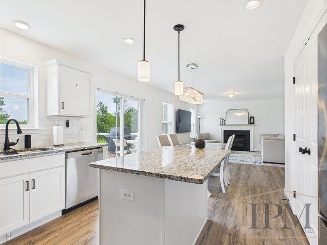 Building Photo - Coming Soon - Stunning 4 Bedroom, 2.5 Bath...