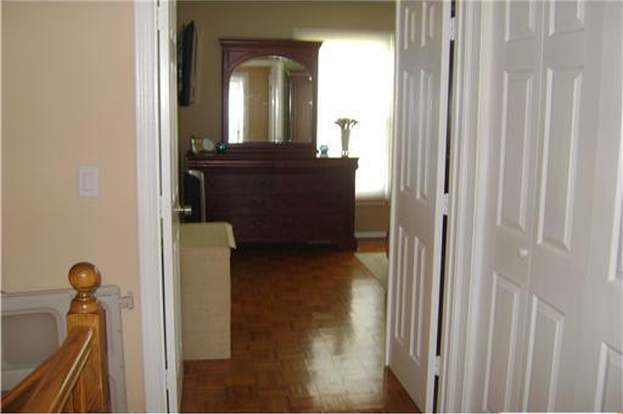 Building Photo - 166 Stults Ln