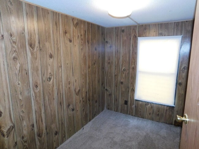 Building Photo - 358 White Oak Dr
