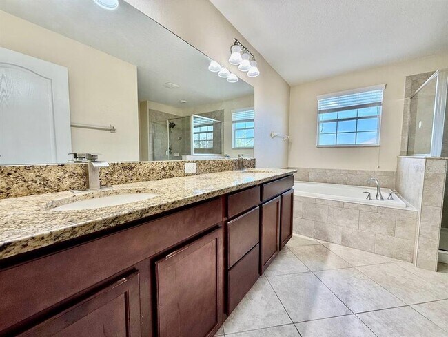 Building Photo - 12404 Ballentrae Forest Dr