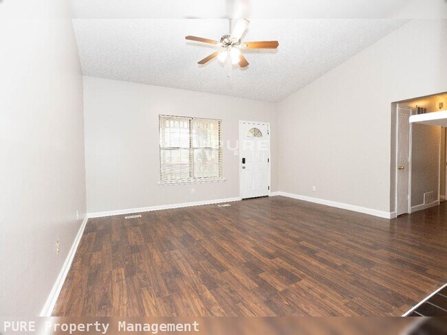Building Photo - Price Drop Alert!  Fall Rental Specials Available! Neal Avenue Home!  Available Now