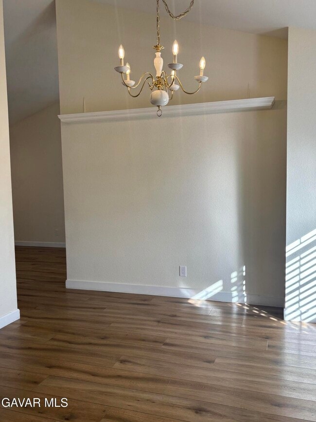 Building Photo - 3021 Mariposa Ave