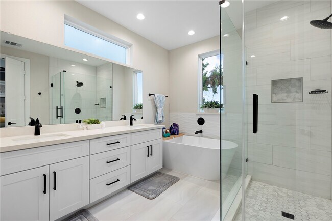 Building Photo - 1410 Milby St