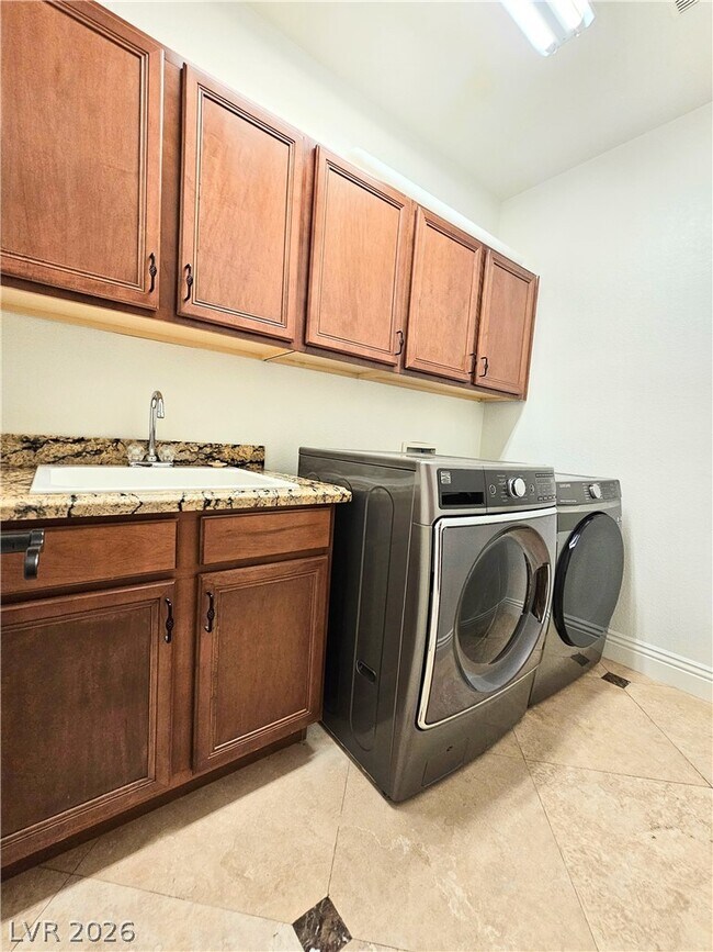 Building Photo - 11725 Costa Blanca Ave